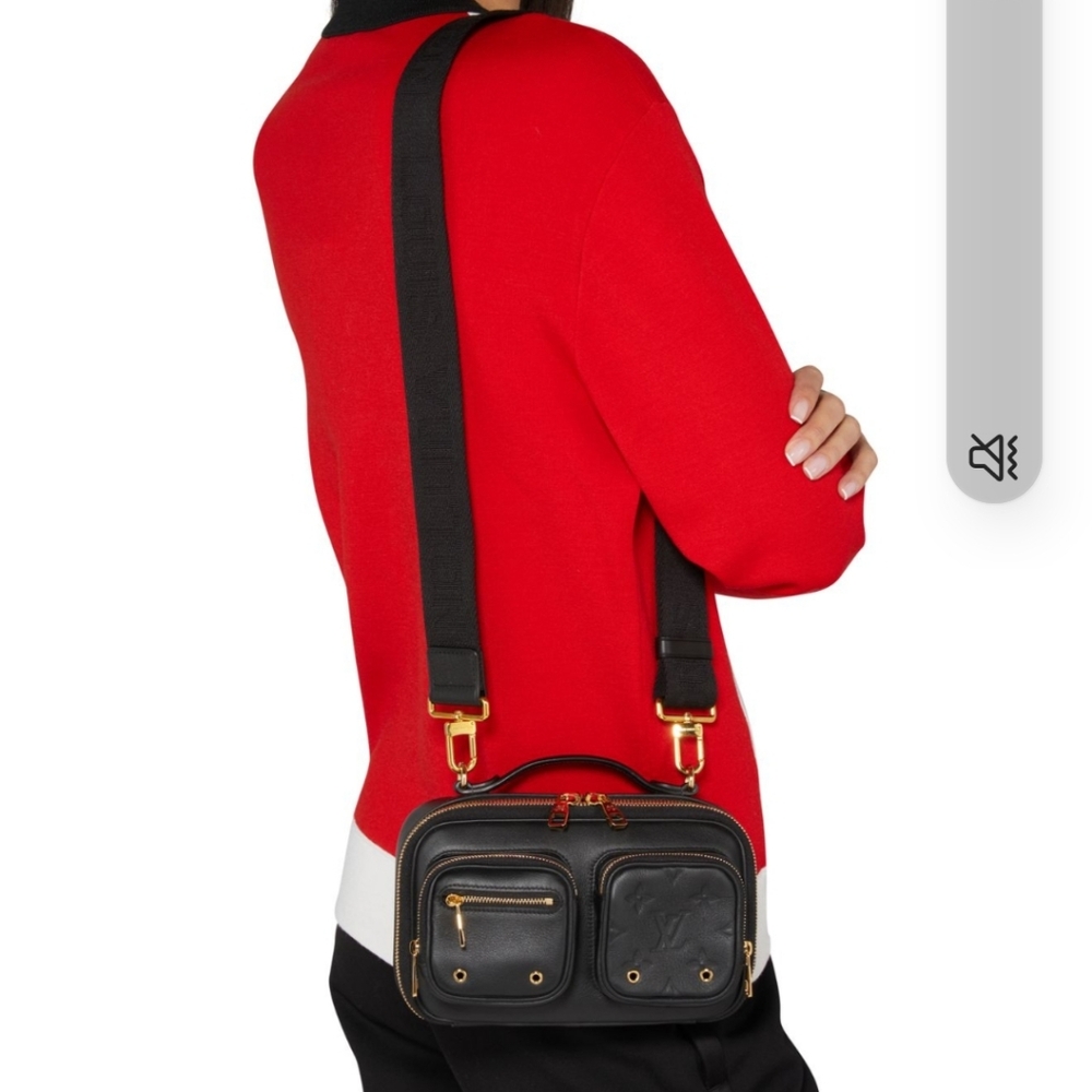 Designer bag as first picture same material and dust cover handle shoulder bag